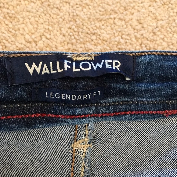 Wallflower Bermuda Shorts NEW Womens Plus Size 20 Denim Blue Legendary Fit Belt - Picture 8 of 10